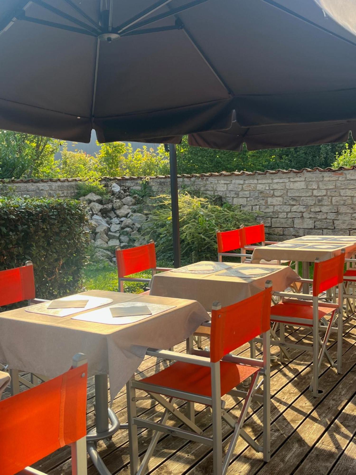 Hotel La Vinaigrerie Logis Joinville Buitenkant foto