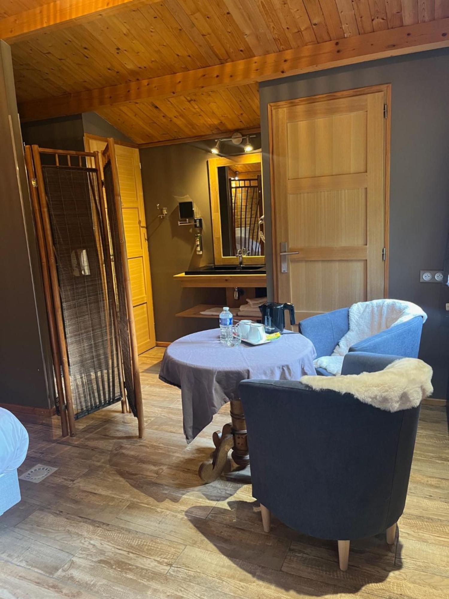 Hotel La Vinaigrerie Logis Joinville Buitenkant foto